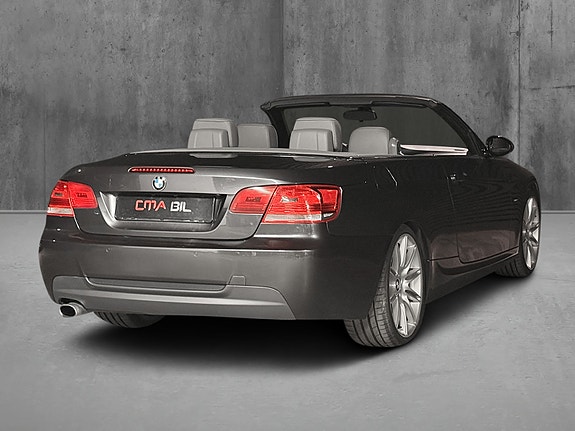 BMW 320i 10 of 30