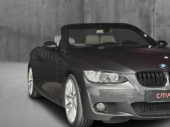 BMW 320i 7 of 30
