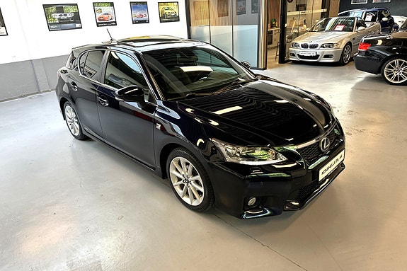 Lexus CT200h 7 of 30