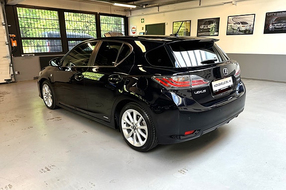 Lexus CT200h 3 of 30