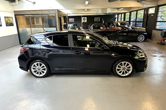 Lexus CT200h 6 of 30