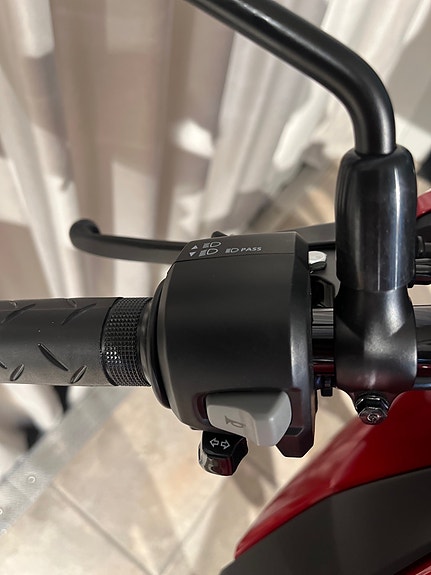 Honda CB125F 5 of 11