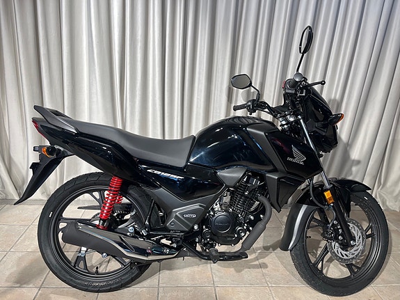 Honda CB125F 7 of 11