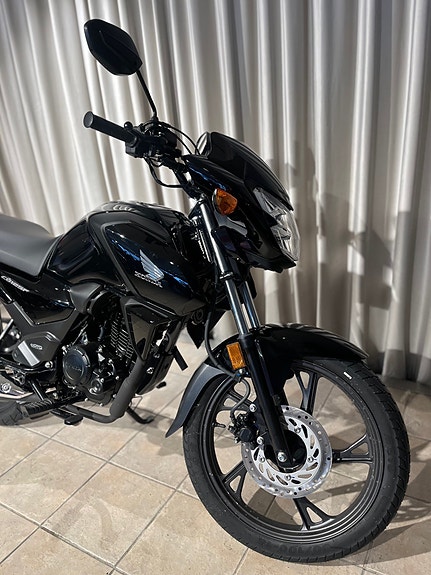 Honda CB125F 8 of 11