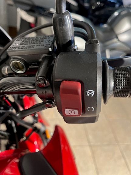 Honda CB125F 4 of 11