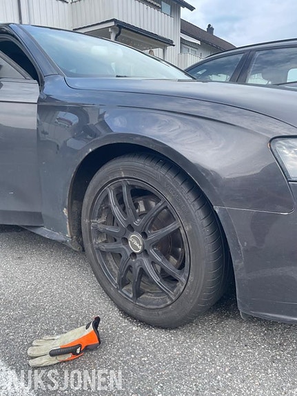 Audi A4 5 of 13