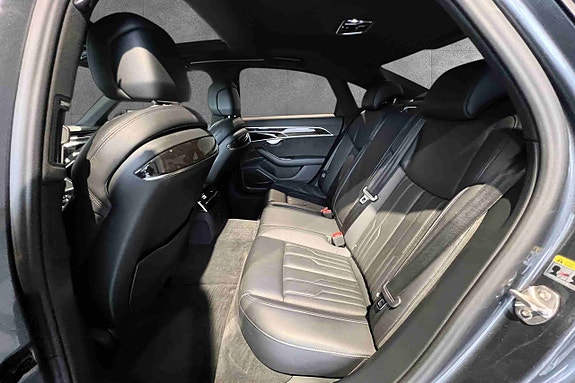 Audi A8 13 of 30
