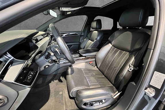 Audi A8 12 of 30