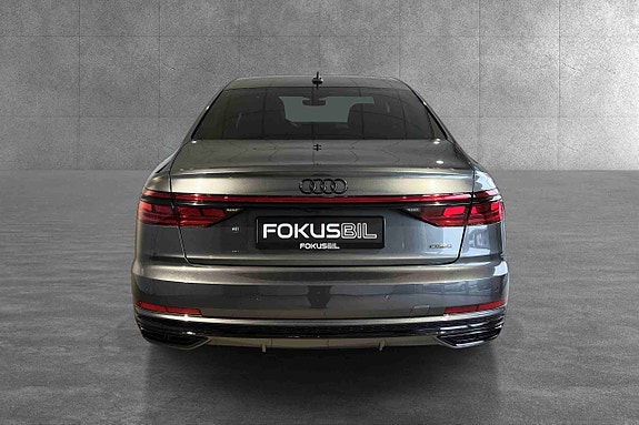 Audi A8 7 of 30