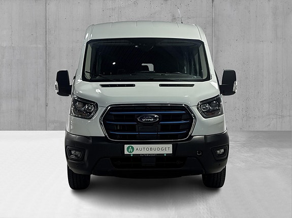 Ford E-Transit 390 L2 Van 4 of 5