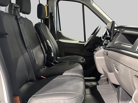 Ford E-Transit 390 L2 Van 10 of 19