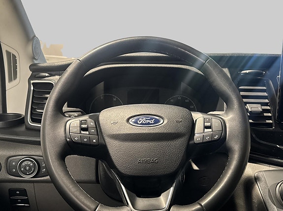 Ford E-Transit 390 L2 Van 13 of 19