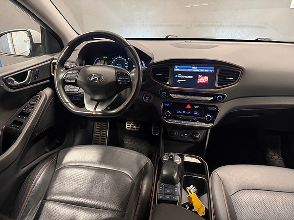 Hyundai IONIQ 18 of 28