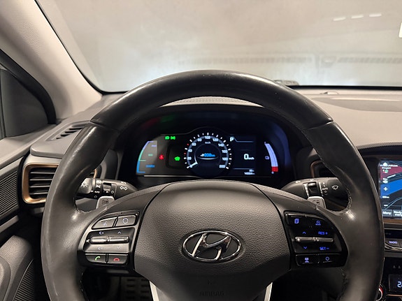 Hyundai IONIQ 25 of 28