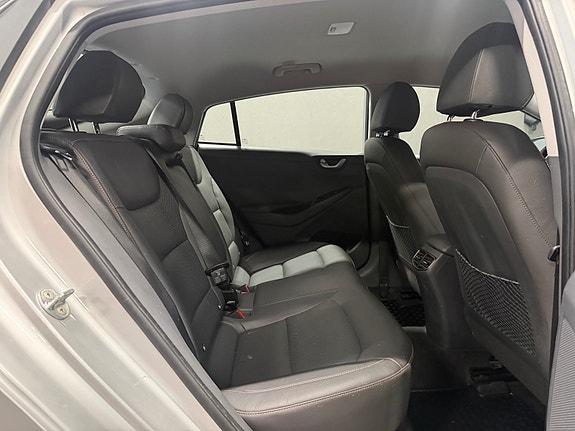 Hyundai IONIQ 15 of 28
