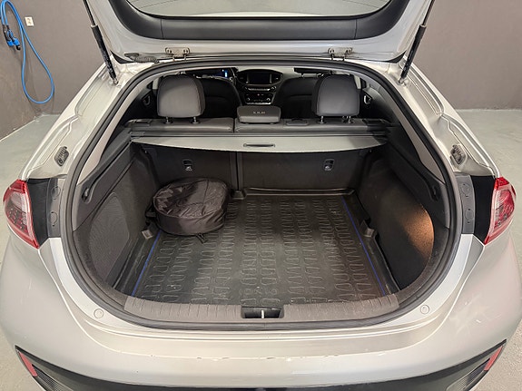 Hyundai IONIQ 16 of 28