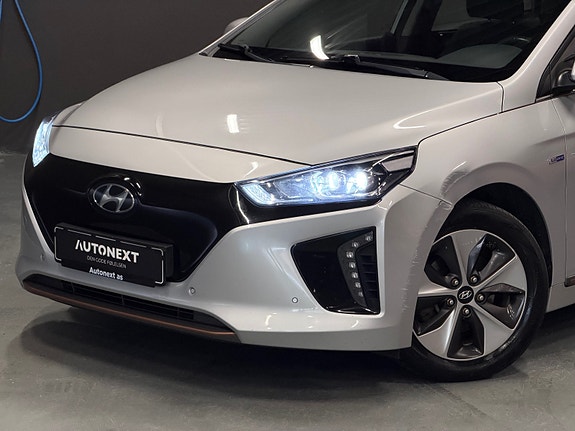 Hyundai IONIQ 3 of 28