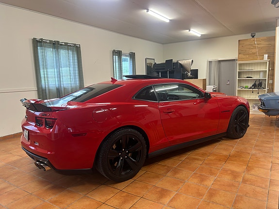 Chevrolet Camaro 19 of 30
