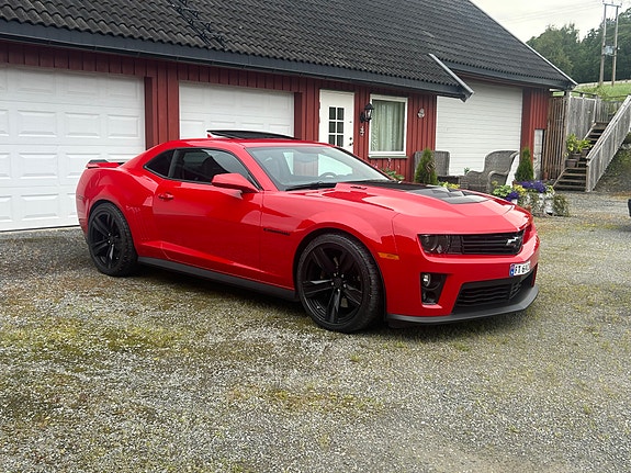 Chevrolet Camaro 14 of 30