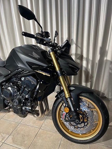 Honda CB1000 Hornet SP 2 of 8