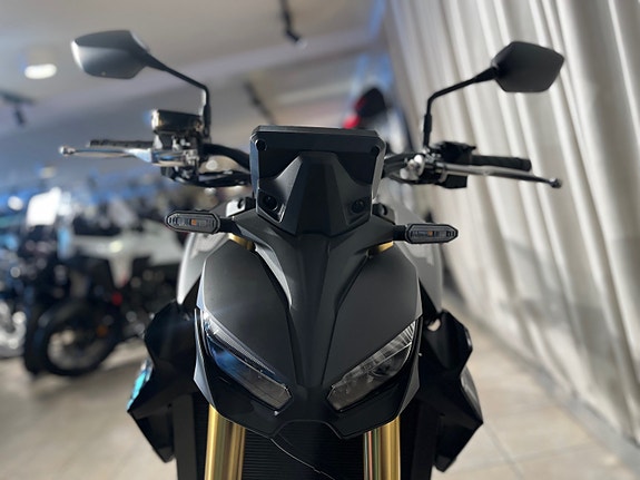 Honda CB1000 Hornet SP 3 of 8