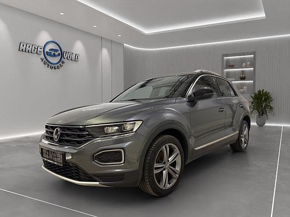 Volkswagen T-Roc 3 of 5