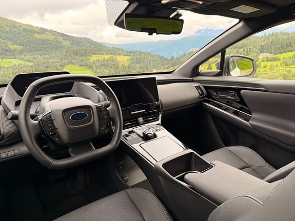 Subaru Solterra 7 of 12
