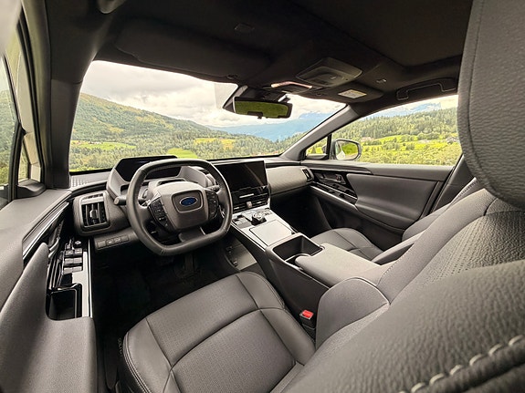 Subaru Solterra 6 of 12