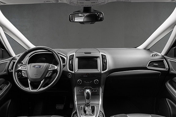 Ford S-MAX 17 of 30