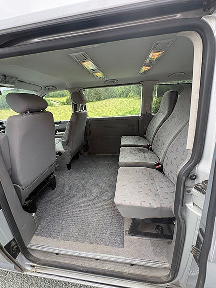 Volkswagen Caravelle 5 of 5