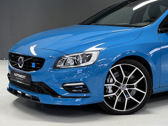 Volvo S60 3 of 5
