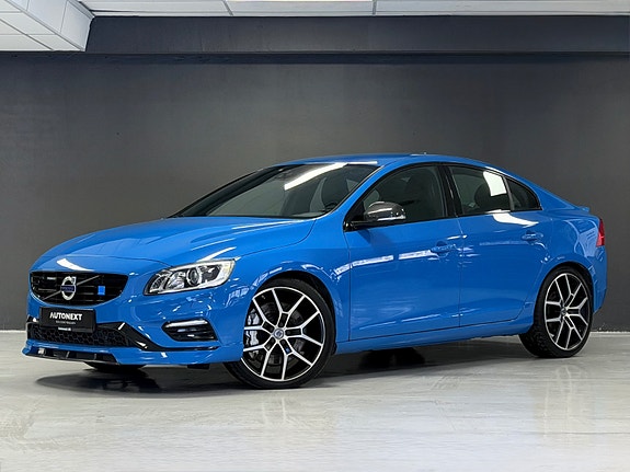 Volvo S60 2 of 5