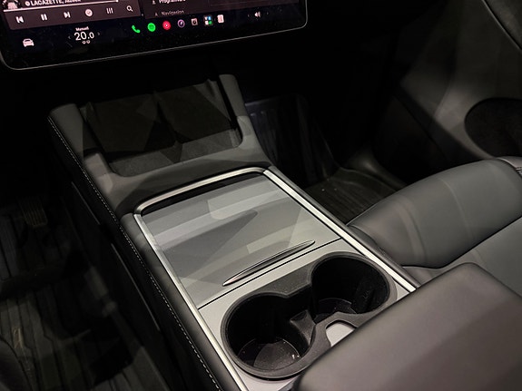 Tesla Model Y 30 of 30