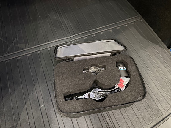 Tesla Model Y 20 of 30