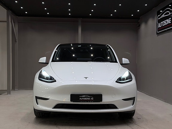 Tesla Model Y 2 of 30