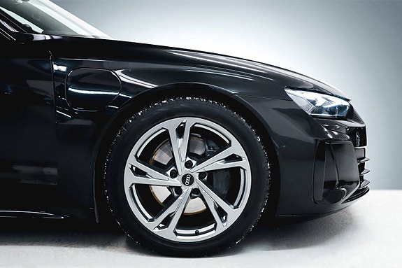 Audi e-tron GT 24 of 30