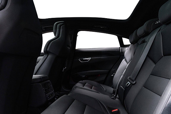 Audi e-tron GT 29 of 30