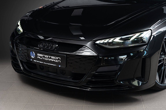 Audi e-tron GT 13 of 30