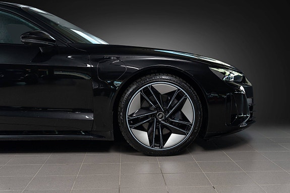 Audi e-tron GT 6 of 30