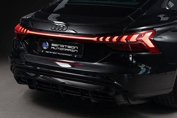 Audi e-tron GT 21 of 30