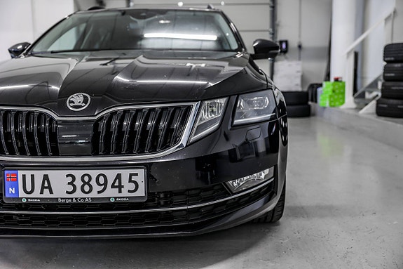 Skoda Octavia 3 of 5