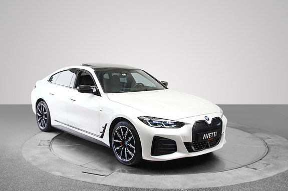 BMW i4 3 of 5