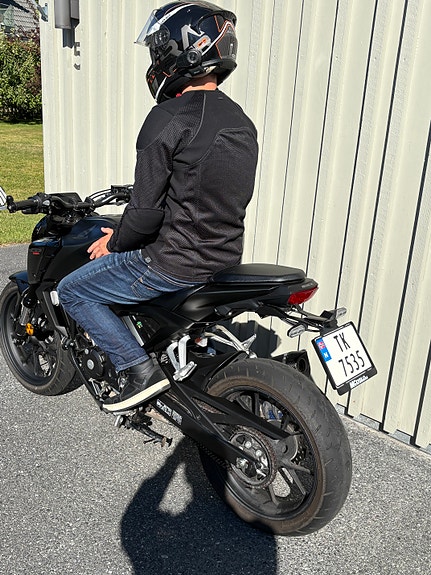 Honda CB 125 R 10 of 30