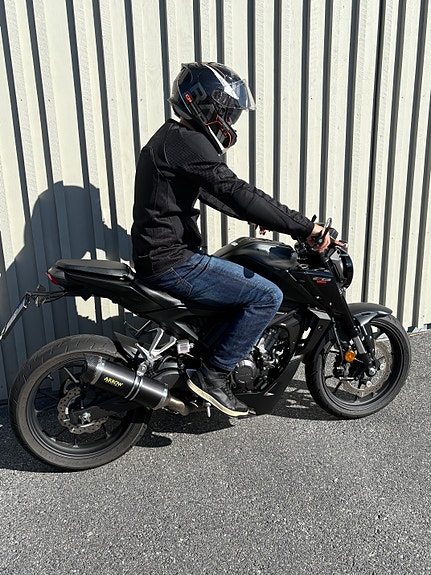 Honda CB 125 R 27 of 30