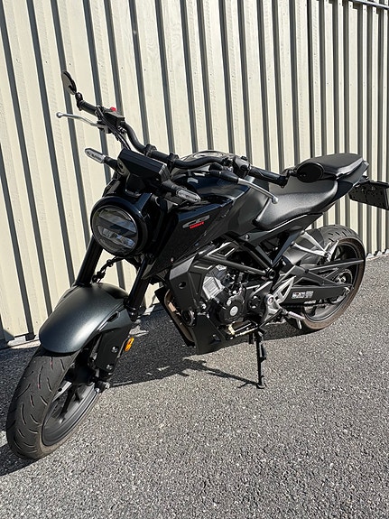 Honda CB 125 R 3 of 30