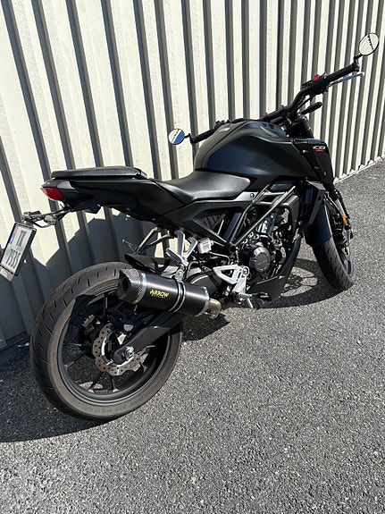 Honda CB 125 R 2 of 30
