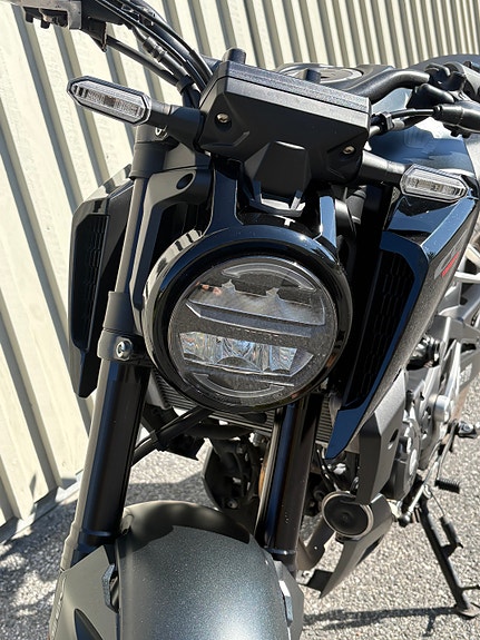 Honda CB 125 R 7 of 30
