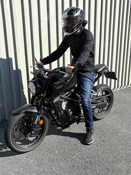 Honda CB 125 R 9 of 30