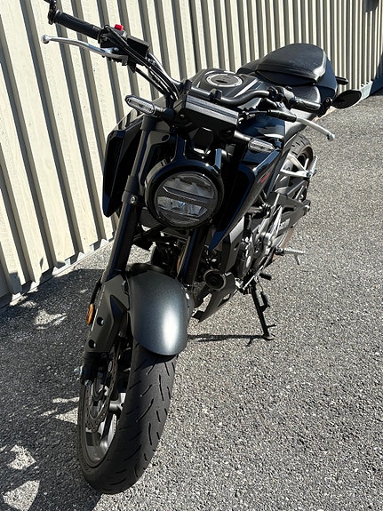 Honda CB 125 R 4 of 30
