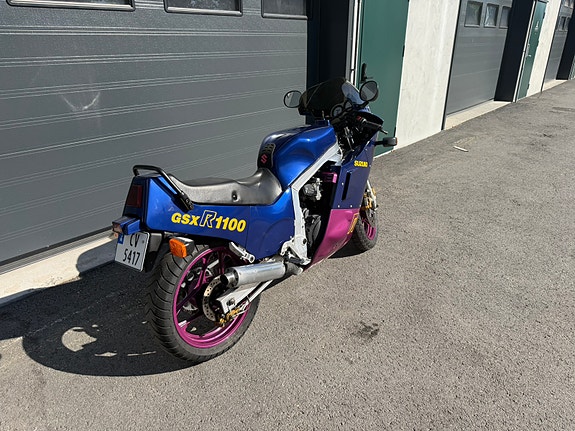 Suzuki GSX-R 1100 4 of 23
